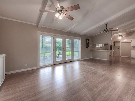 4th image of 1415 Avenue D