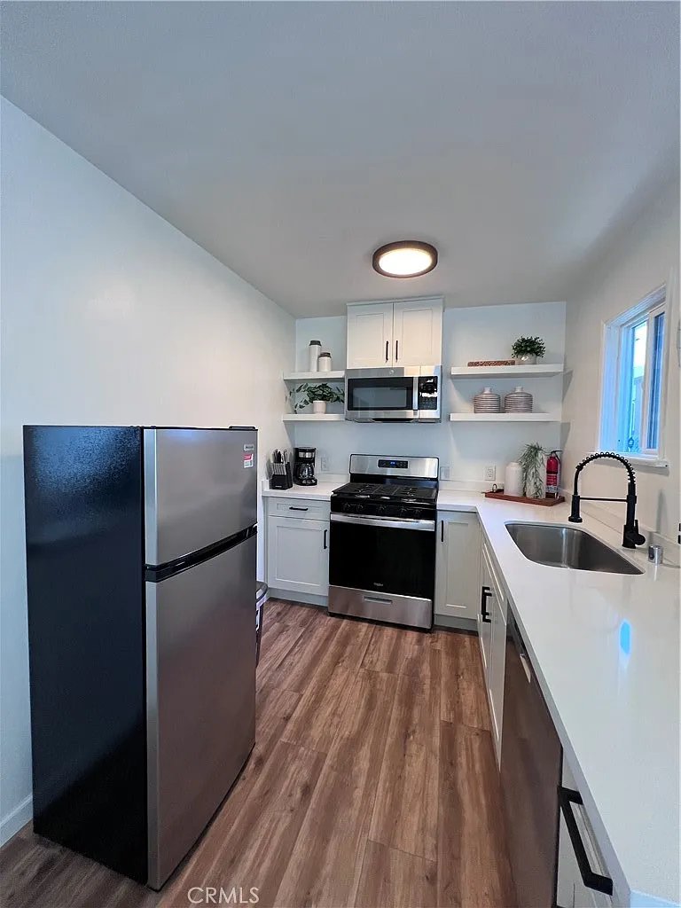 2 bed, 750 sqft, $7,000 — Photo 4