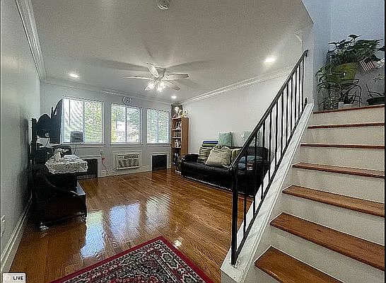 4th image of 264 Gordon St #4