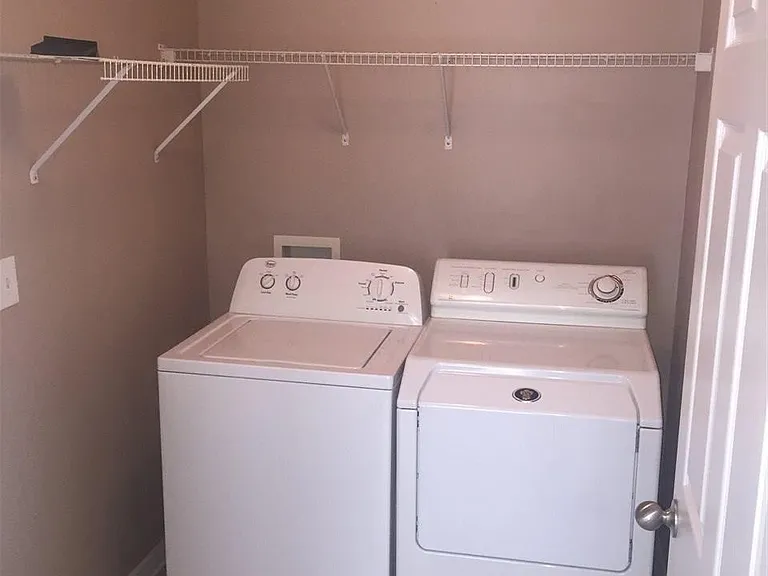 103 Liverpool Dr — Photo 15