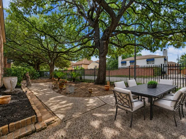 1723 Nantucket Dr, Houston, TX 77057
