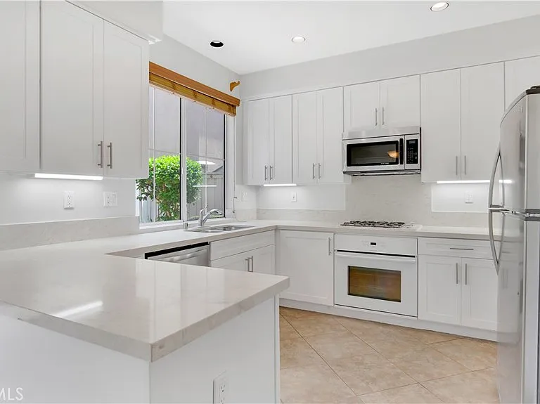 12944 Maxwell Dr — Photo 4