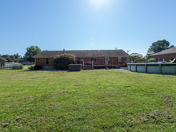 3rd image of 303 Chimney Rock Dr