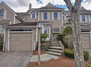 10 Fairway View Ln, Norton, MA 02766