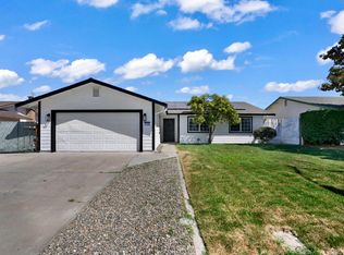 1128 Marguerite Ave, Manteca, CA 95336
