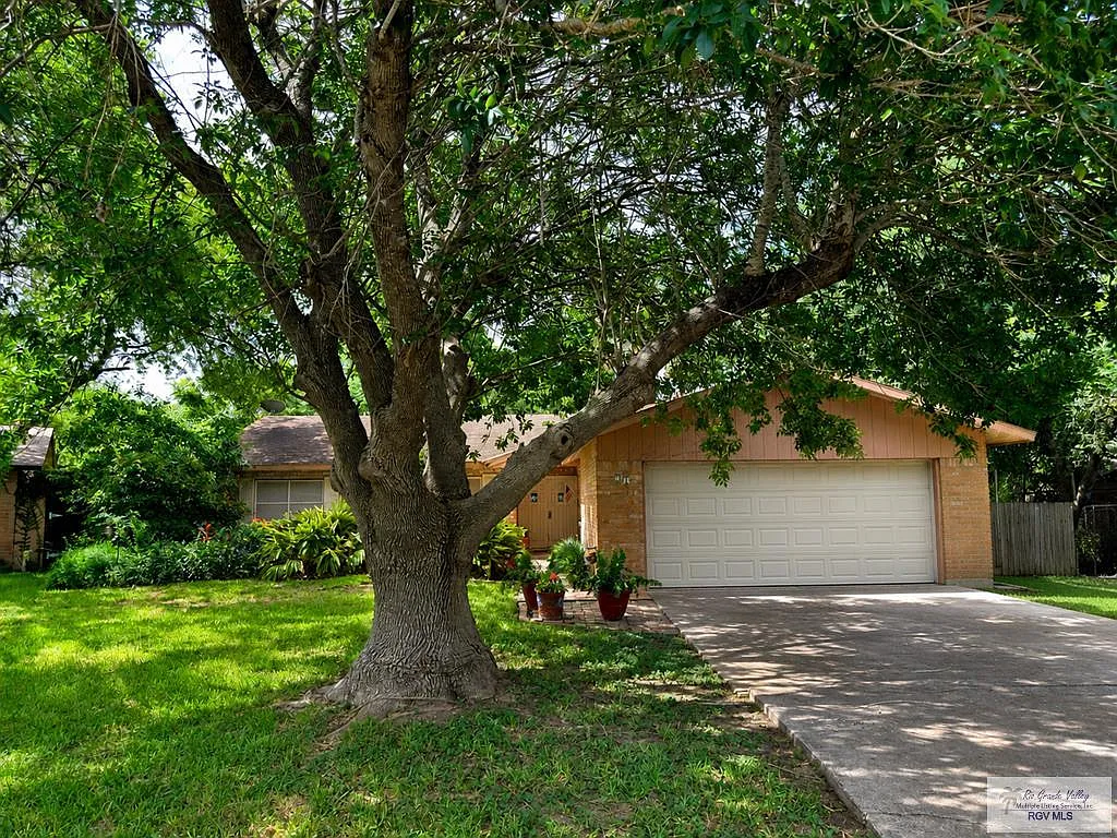 3 bed, 2.0 bath, 1701 sqft, $1,900 — Photo 1