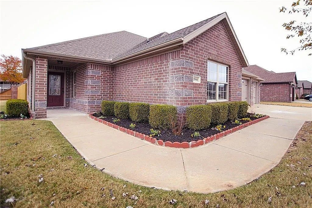 2908 N 18th St - Property Image