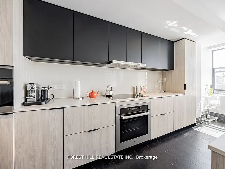 2 Avenue Rd #805 — Photo 11