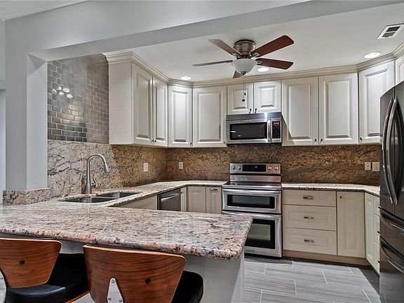 5th image of 2521 Metairie Lawn Dr #114