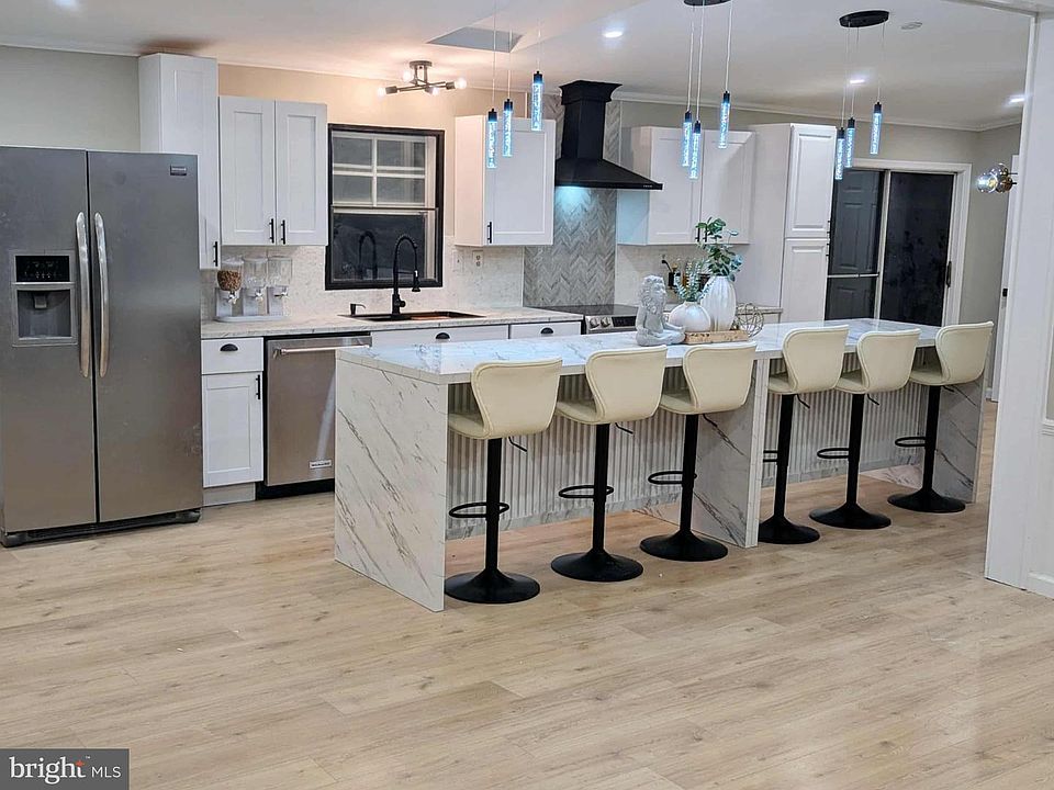 1st image of 45851 N Poteat Ct