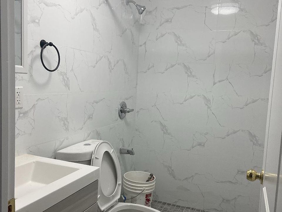 2nd image of 6424 138th St #Gfl