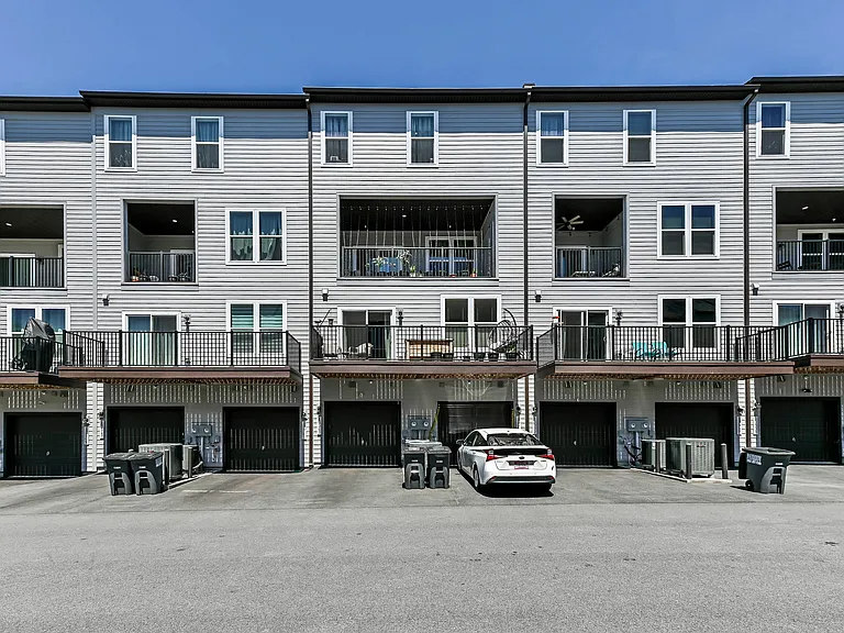 13543 Sayward Blvd — Photo 27
