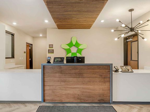 Lobby and Guest Check-in