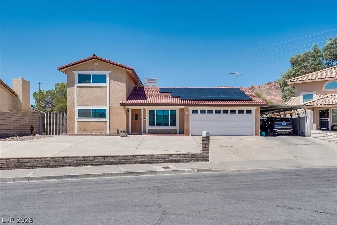 4 bed, 3.0 bath, 2006 sqft, $2,700 — Photo 1