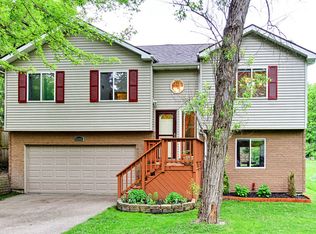 28560 W Valley Rd, Ingleside, IL 60041