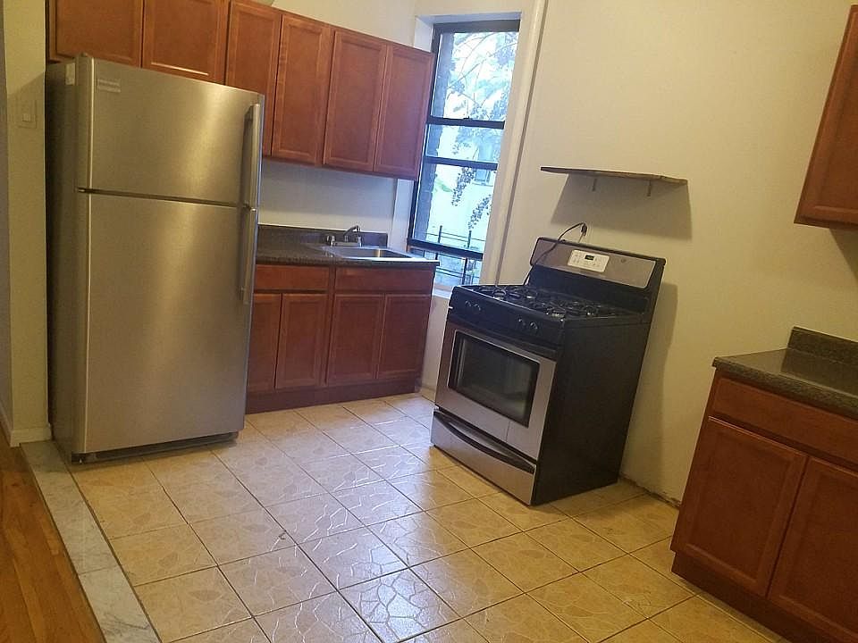 1st image of 1065 Edison Ave #12