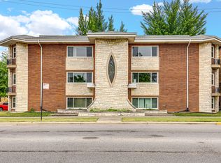 7101 W Foster Pl #B, Chicago, IL 60656