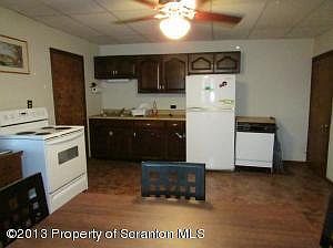 5th image of 421-423 W Taylor St