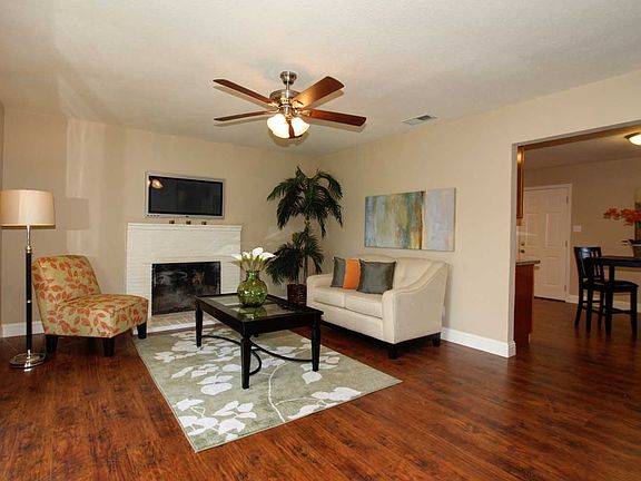 3rd image of 120 Penaranda Dr