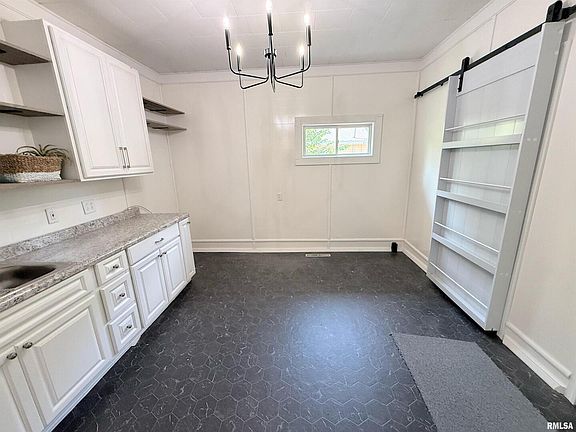 4th image of 115 Walnut St