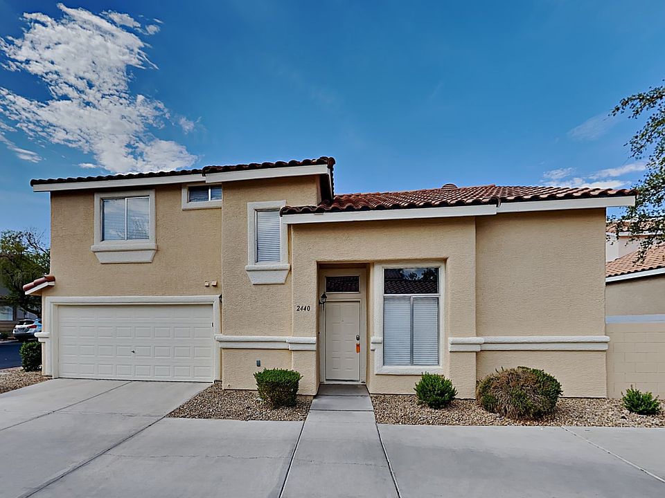 1st image of 2440 Cliffwood Dr