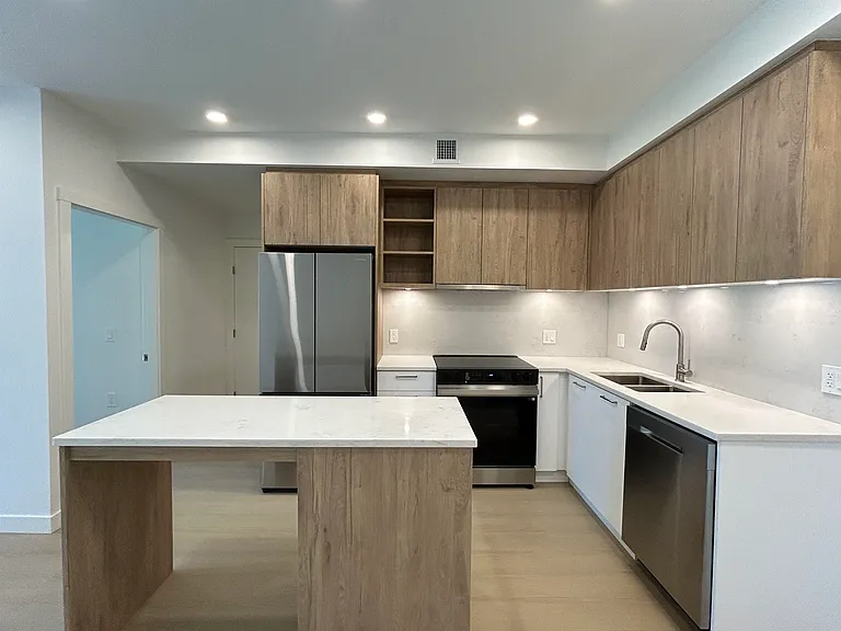 82 1st St #311 — Photo 2