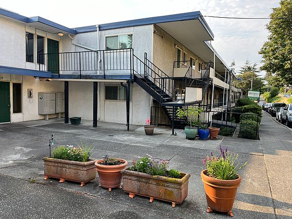 4th image of 2629 14th Ave W #21