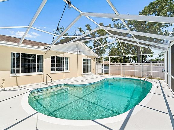 5th image of 2959 MAPLE COURT