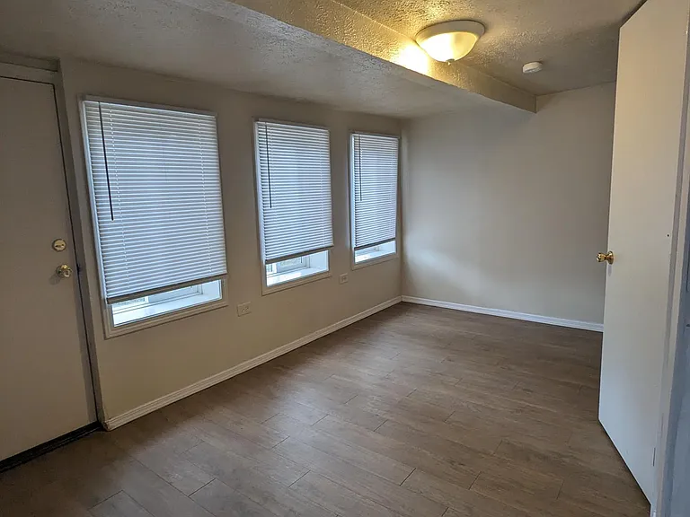 2424 E Decatur Ave — Photo 9