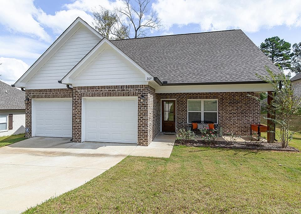 1st image of 209 Forest Glen Dr
