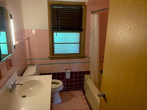 5th image of 1017 Parkview Ave