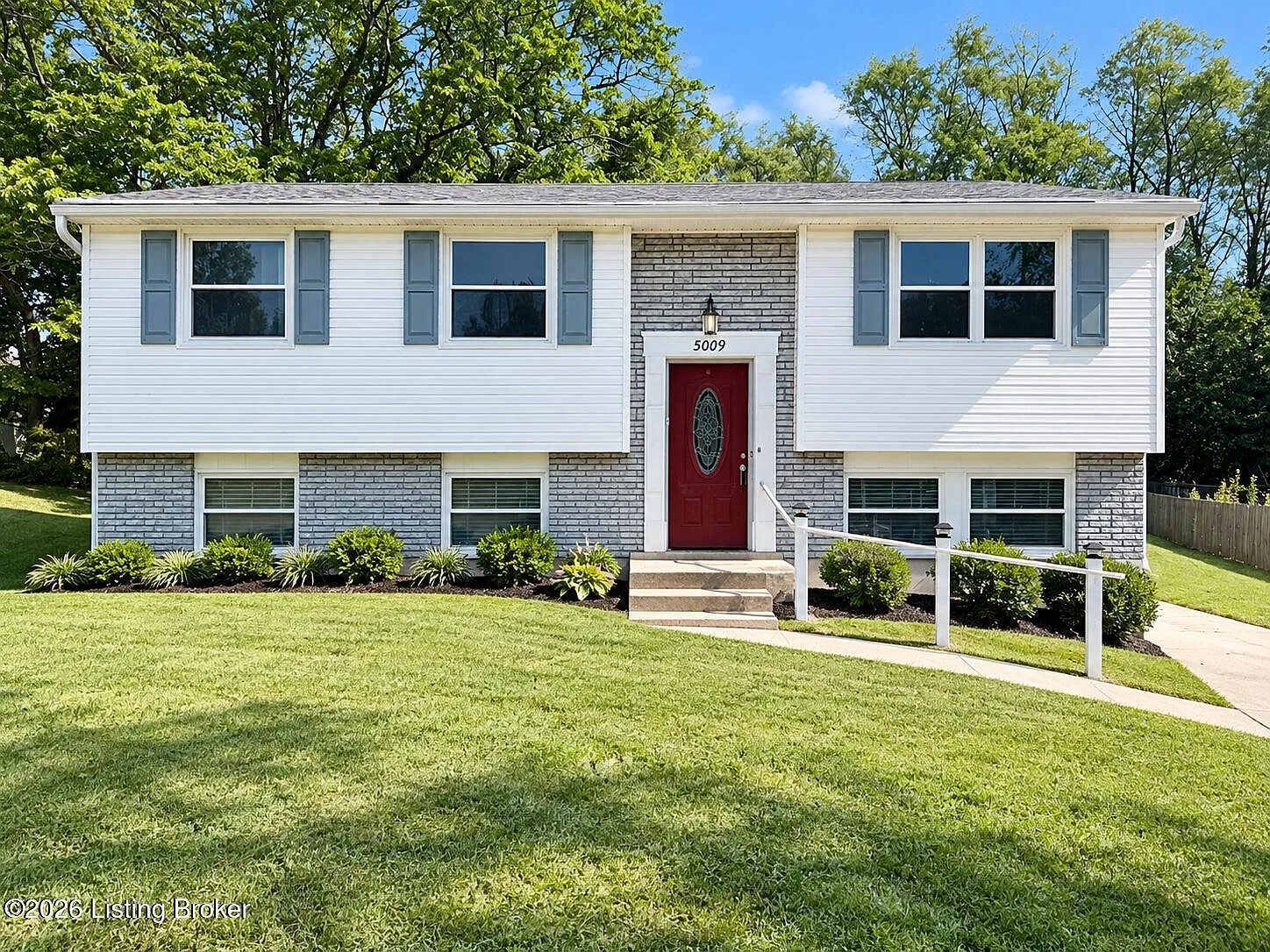 4 bed, 2.0 bath, 1929 sqft, $2,295 — Photo 1