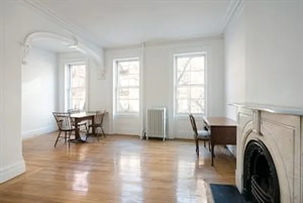 Sold by Douglas Elliman | media 22