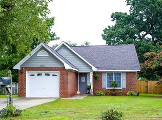 6308 Foxlake Dr, Fayetteville, NC 28314