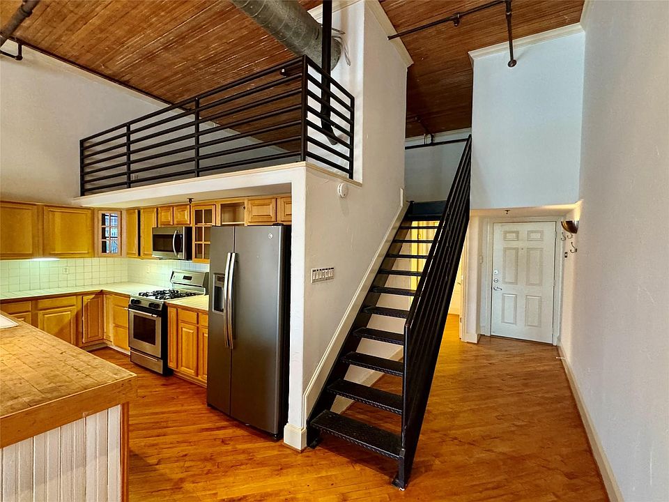 1st image of 3026 Commerce St APT 205