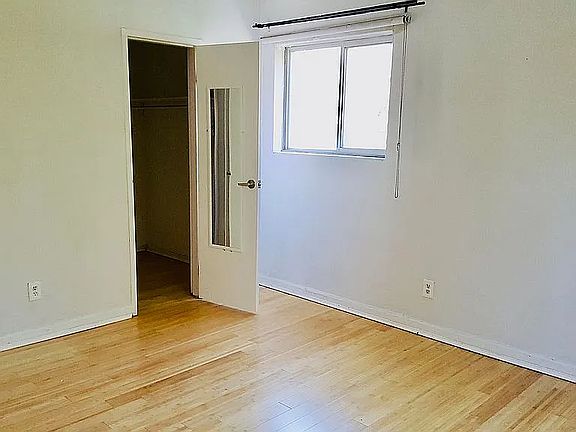 Bed room - closet