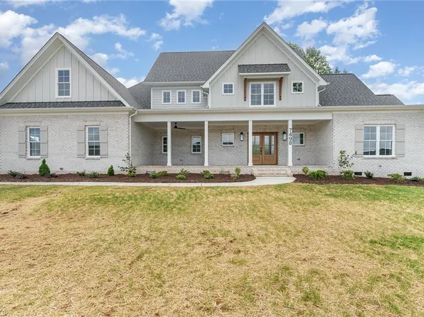 7498 Skippers Trce, Oak Ridge, NC 27310