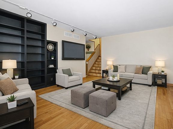 4th image of 15120 Springfield Ave