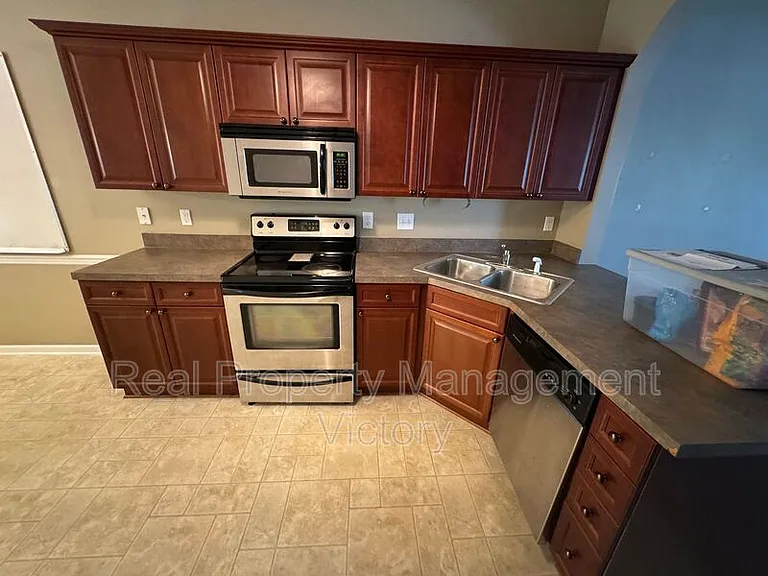 4248 Ashwood Cv — Photo 6