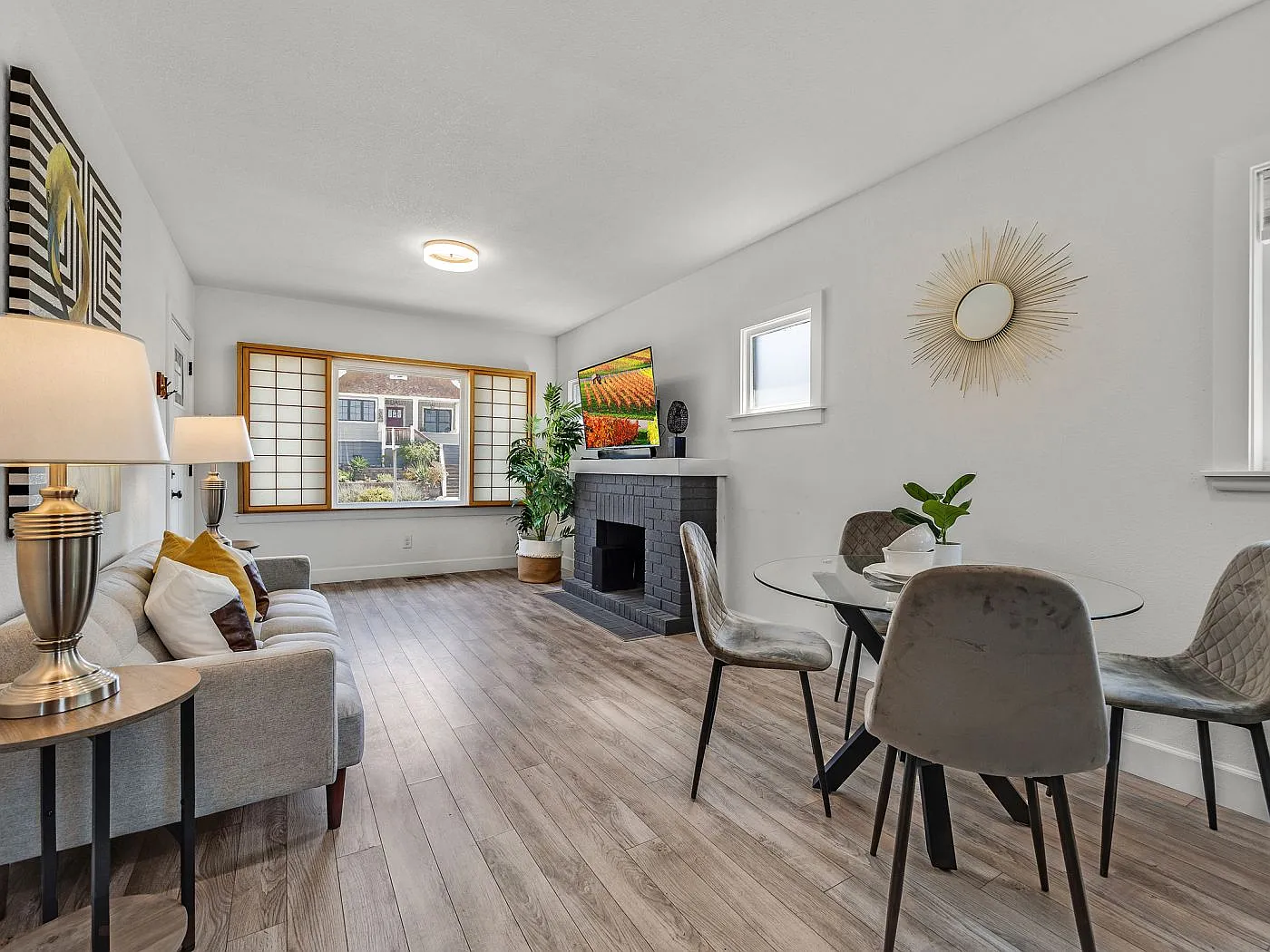 2 bed, 709 sqft, $3,000 — Photo 3