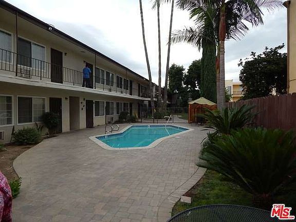 5th image of 7314 Variel Ave APT 27
