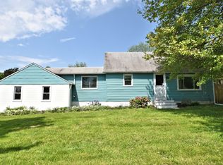 1391 Hilltop Rd, Pottstown, PA 19464