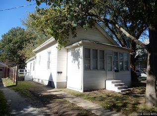 525 S Main St, Taylorville, IL 62568