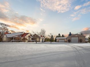 499 Chip Rd, Auburn, MI 48611