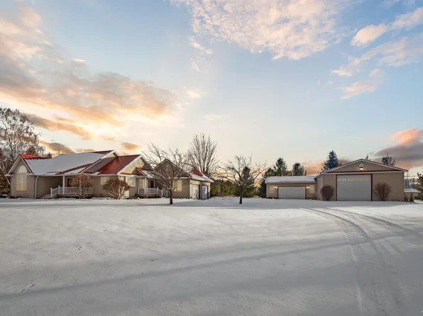 499 Chip Rd, Auburn, MI 48611