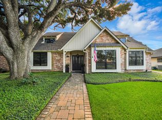 722 Chevy Chase Cir, Sugar Land, TX 77478