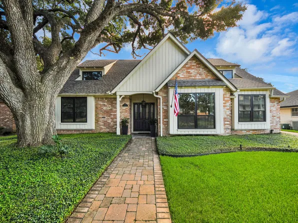 722 Chevy Chase Cir, Sugar Land, TX 77478