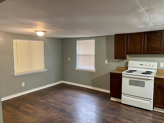 3rd image of 144 Zilla St