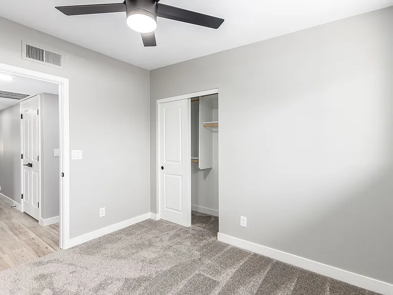 507 E Wesleyan Dr — Photo 9