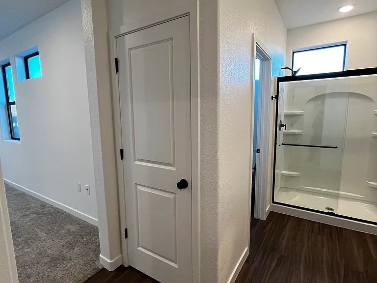 8133 Bodway Pkwy — Photo 46